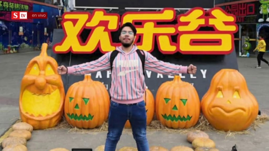 Néstor Julián Vélez, estudiante colombiano residente en Wuhan (China)