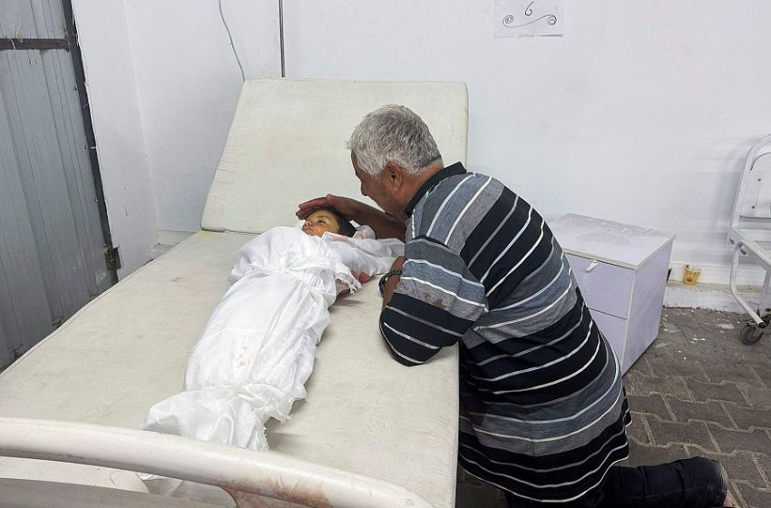  Sigue el genocidio: 50 muertos en un ataque israelí en la “zona segura” de Rafah pese a la orden de CIJ