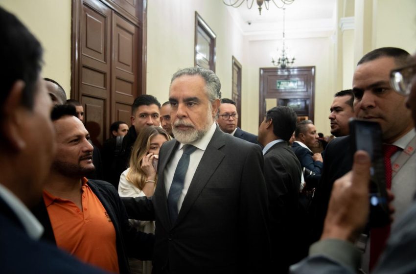  La Comisión Séptima del Senado ha actuado de forma baja, cochina y rastrera: Benedetti denuncia maniobra  contra la Reforma a la Salud